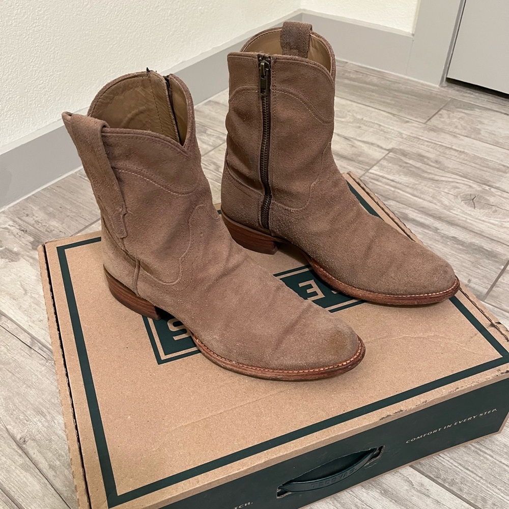 Tecovas The Roy in 9 1/2 D Granite Suede